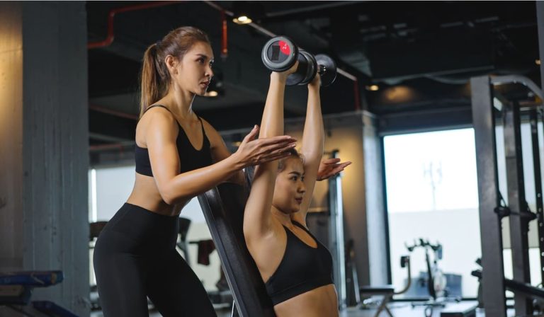 How Frequent Travellers Maintain Fitness Progress With Personalised Plans