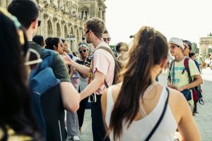 How Tour Guides Add Value to Every Travel Experience